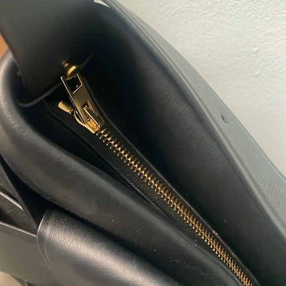 Acne Studios Musubi Shoulder Bag - Picture 4 of 14